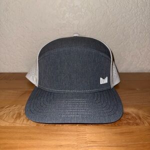 Melin Trenches Icon Hydro, Classic Fit Adjustable Snapback Hat Grey & White